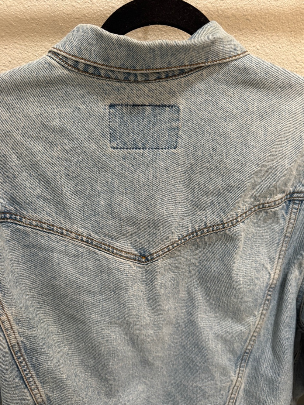 Levis Mens L Authentic Blue Denim Trucker Jean Jacket Faded Red Tag Short Y2K - Picture 15 of 15